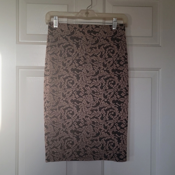 Forever 21 pencil skirt - Picture 2 of 5